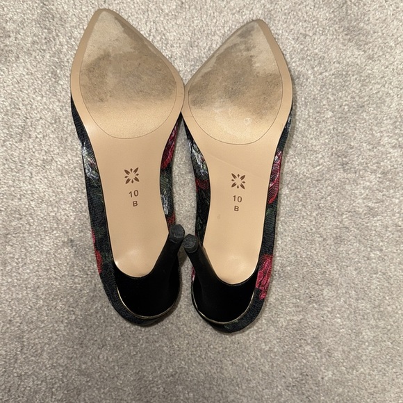 BCBGeneratiom Floral Lace Vixen Pointed Toe Heels - Picture 2 of 3